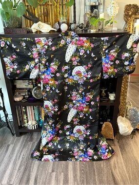 IchiBan Vintage Black Satin Kimono Robe made in Japan